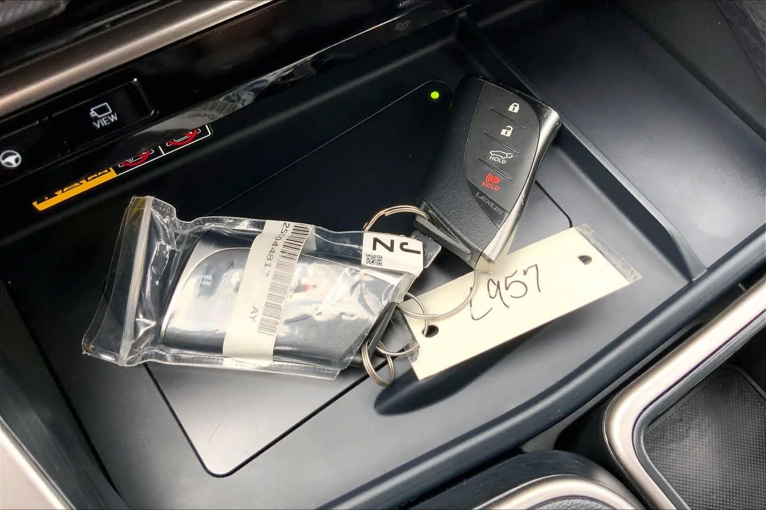 Certified Used 2025 WIND CHILL PEARL Lexus Luxury image 15