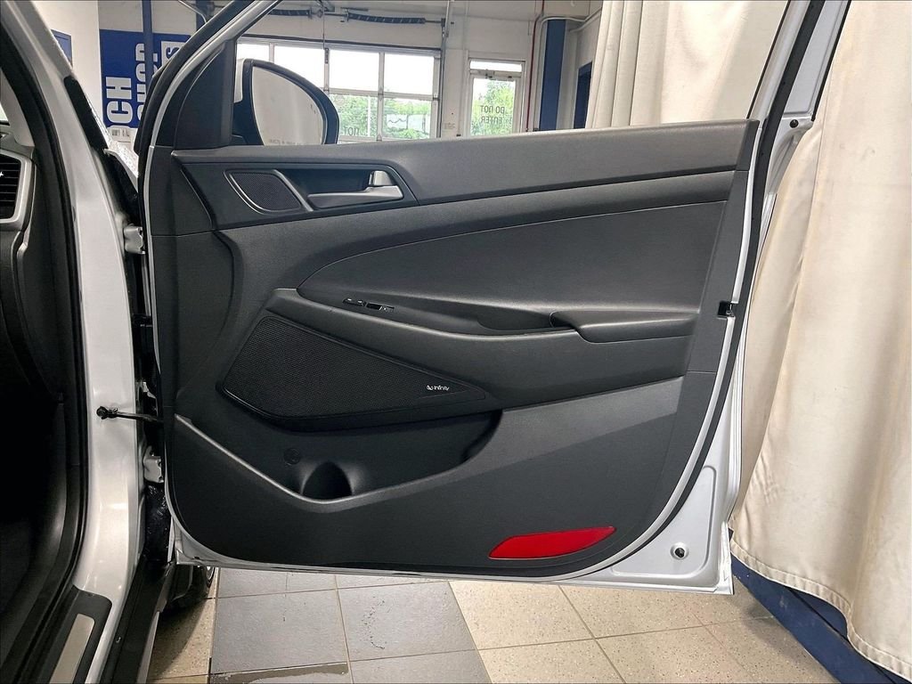 Used 2017 Silver Hyundai Limited image 12