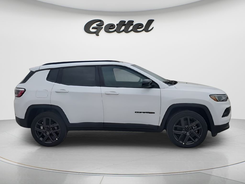 New 2026 Bright White Clear-Coat Exterior Paint Jeep Latitude image 9