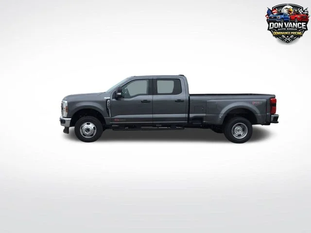 New 2026 Gray Ford XLT image 2