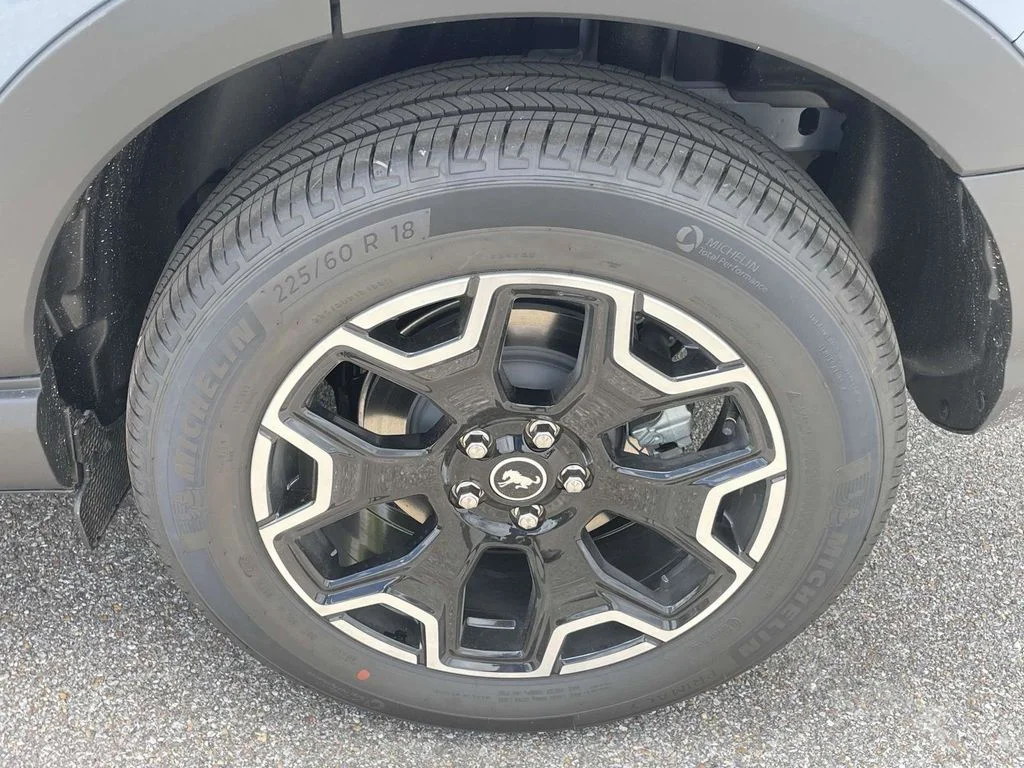 New 2025 Azure Gray Metallic Tri-Coat Ford Outer Banks® image 9
