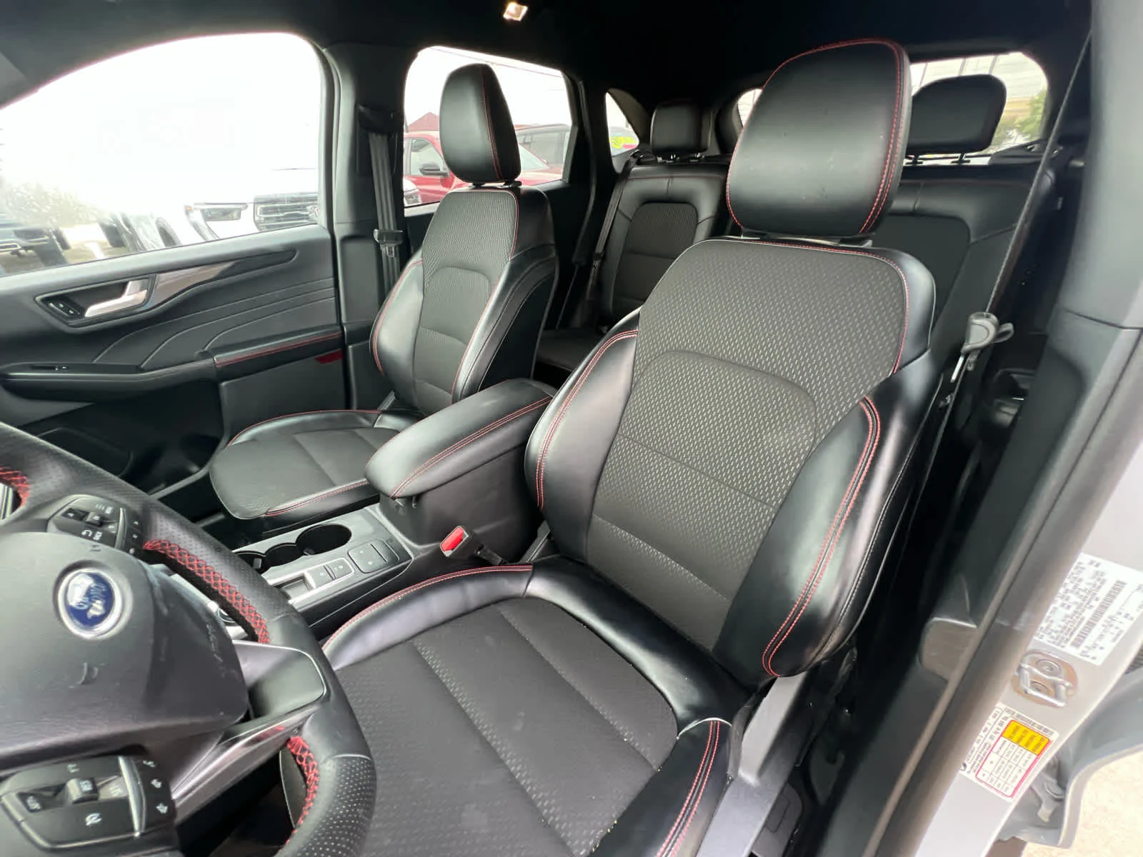 2025 Ford Escape ST-Line - Photo 6