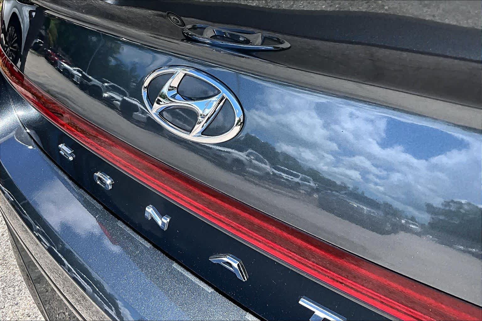 Used 2022 Portofino Gray Hyundai SEL Plus image 32