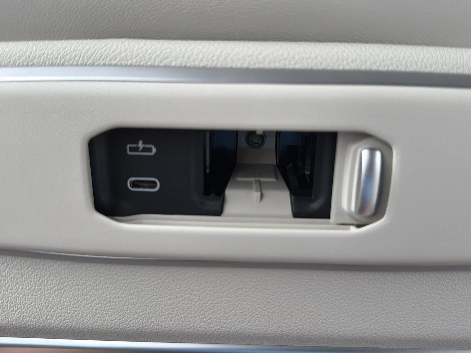 New 2027 Dravit Grey Metallic BMW xDrive40i image 21