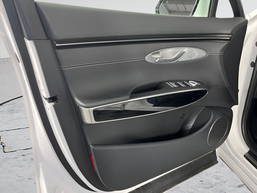 2025 GENESIS GV70 Standard - Photo 9