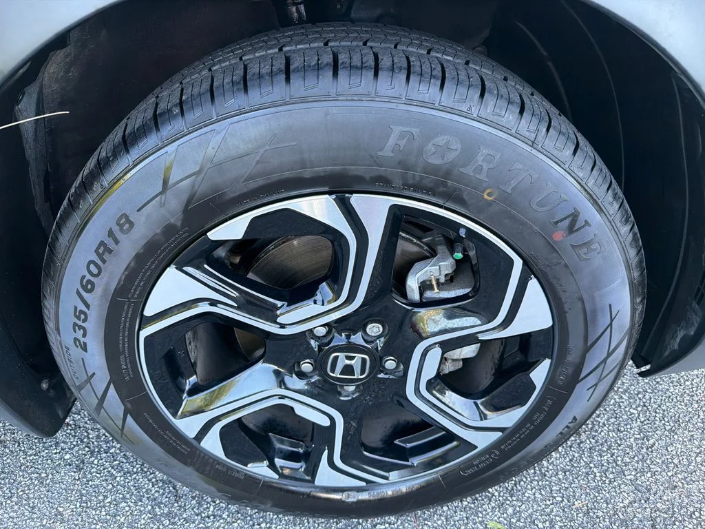 Used 2019  Honda Touring image 12