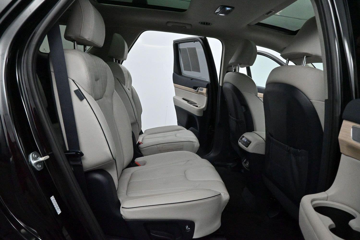 Used 2023 Abyss Black Pearl Hyundai Limited image 39