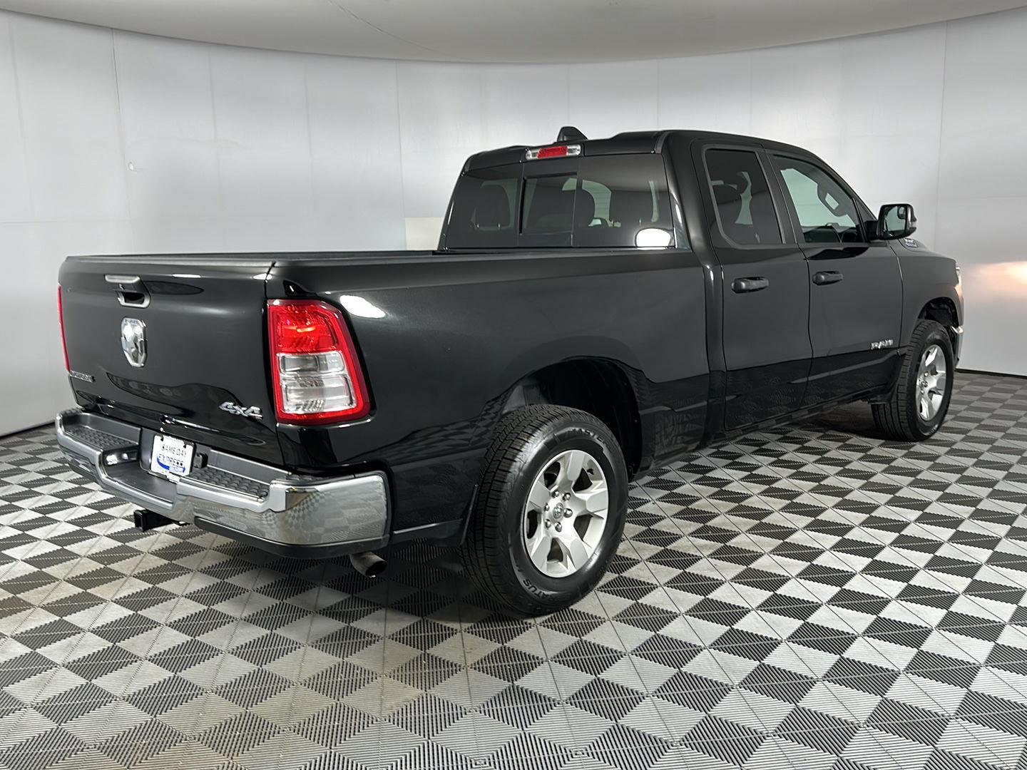 Used 2024 Diamond Black Ram Big Horn/Lone Star image 7