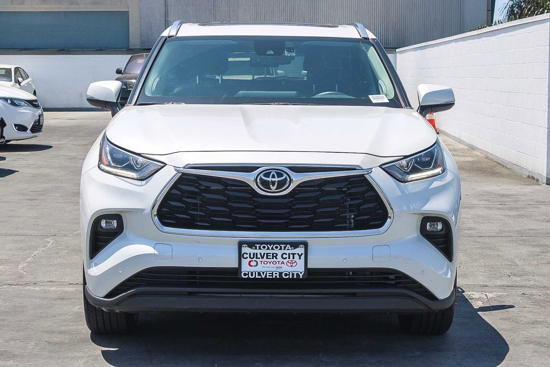 Used 2023 Wind Chill Pearl Toyota Limited image 2