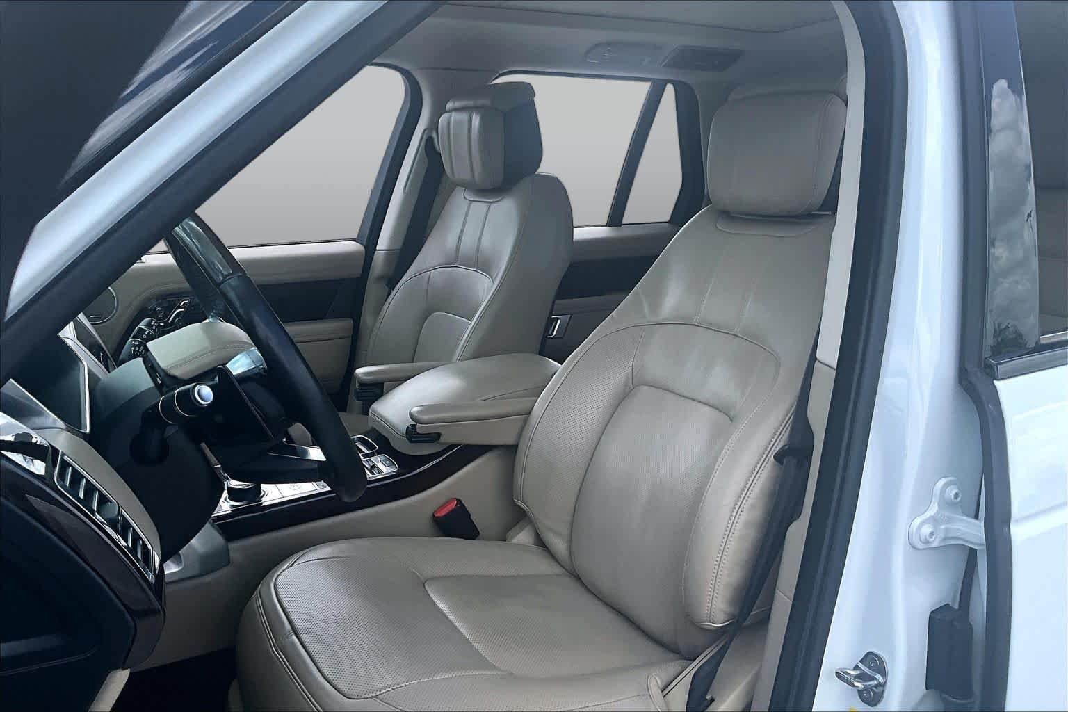 Used 2018 Fuji White Land Rover HSE image 7