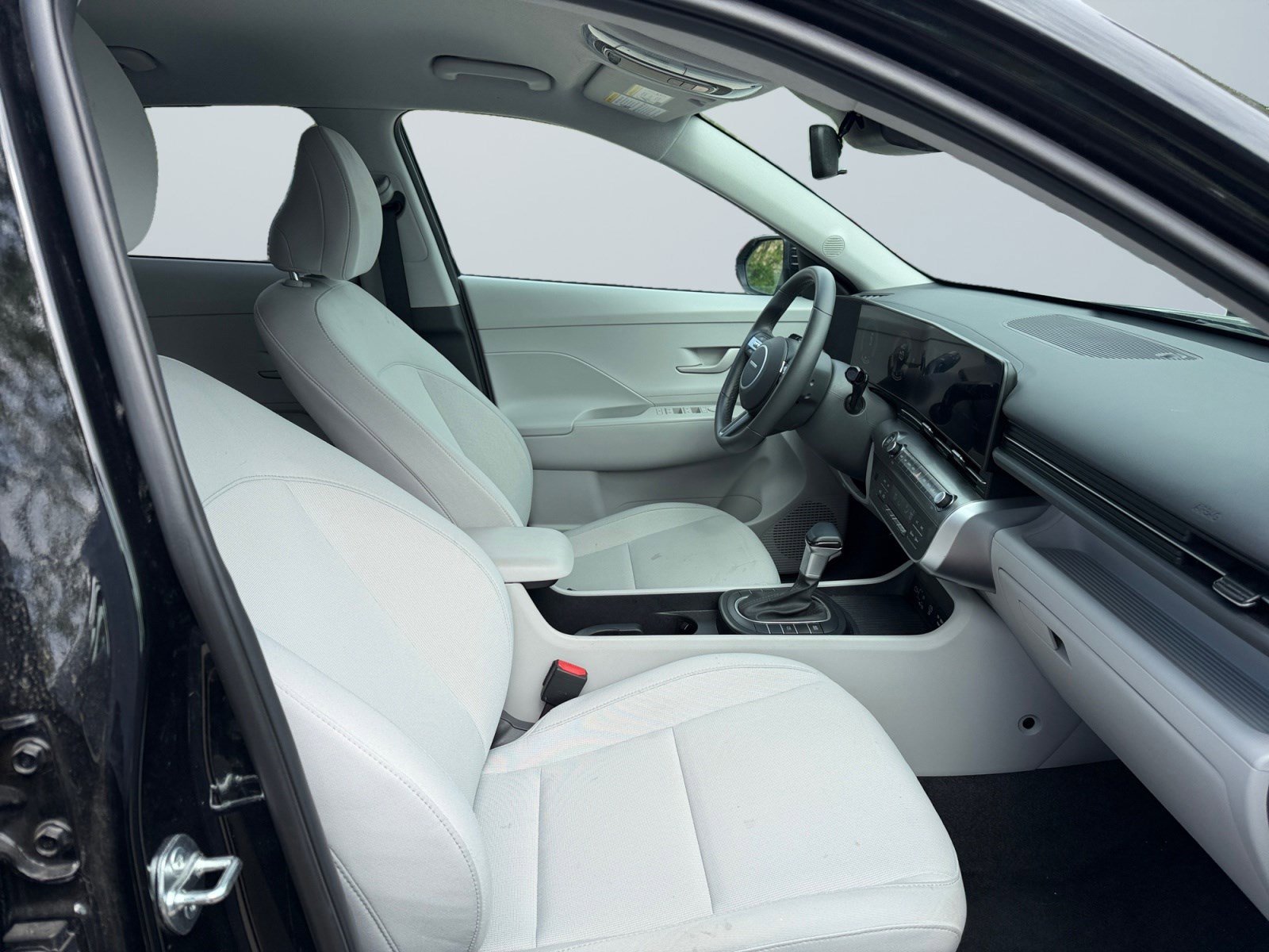 2025 Hyundai Kona SEL - Photo 16