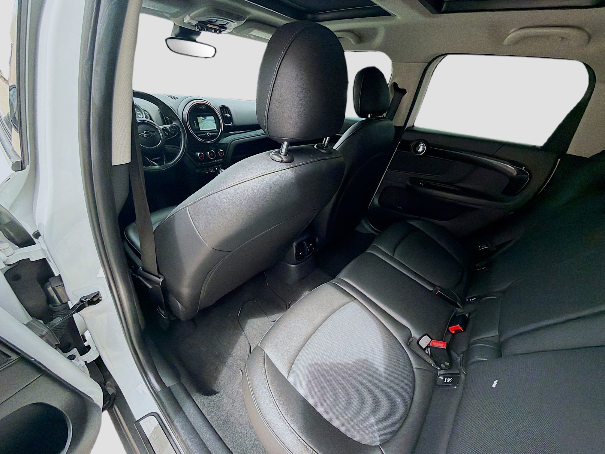 Used 2019 Light White MINI Cooper image 22