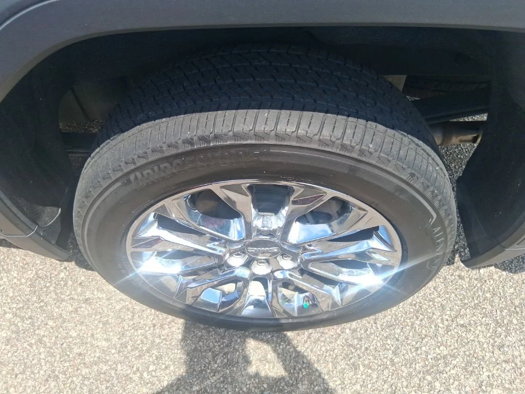 Used 2024 Blue GMC Denali image 9