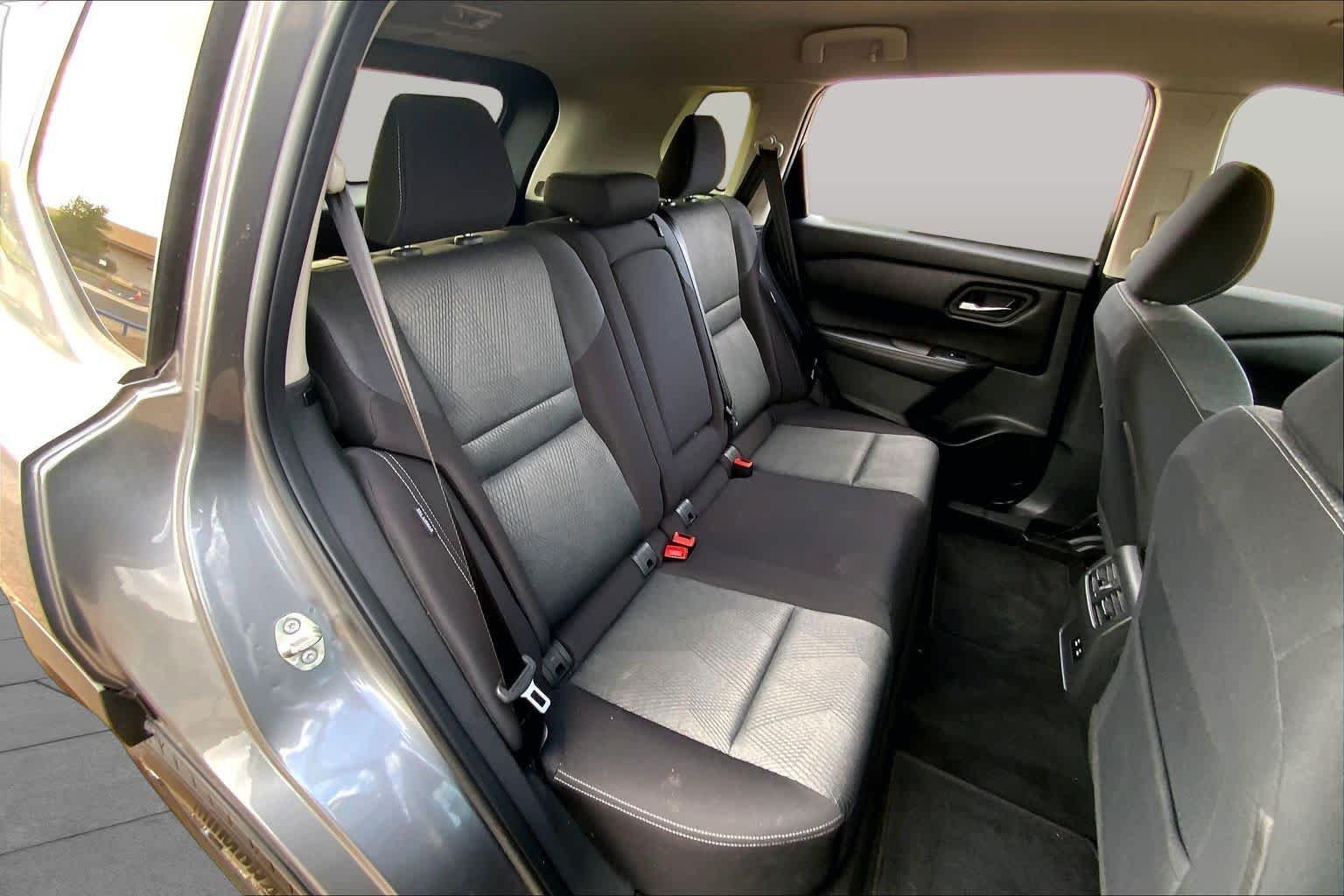 2024 Nissan Rogue SV - Photo 19
