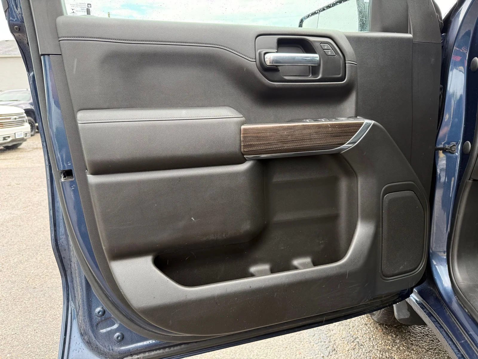 Used 2022 Blue Chevrolet LT image 9