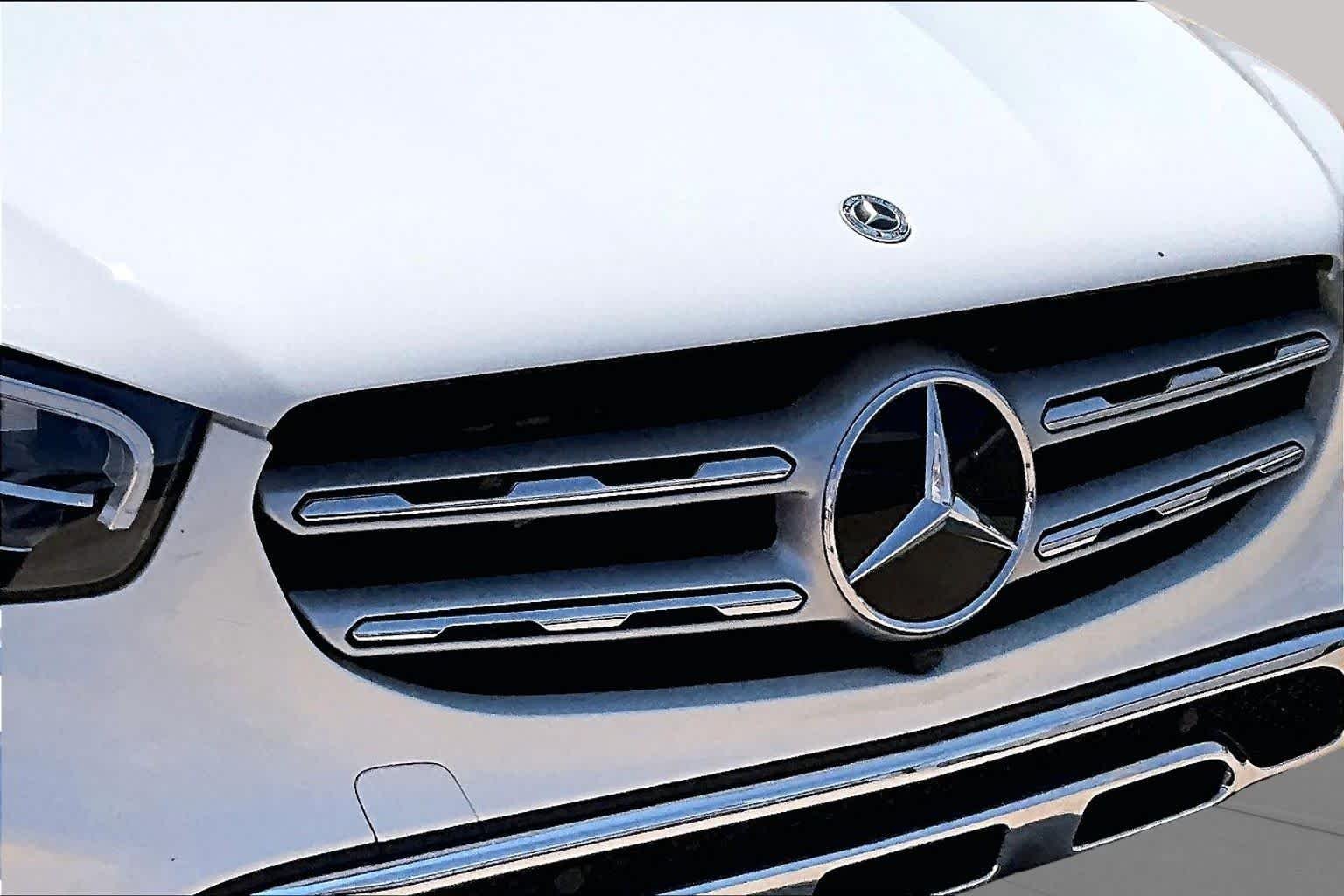 Used 2022 Polar White Mercedes-Benz GLC 300 image 28