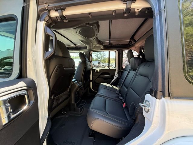 2025 Jeep Wrangler 4-Door Sahara - Photo 14