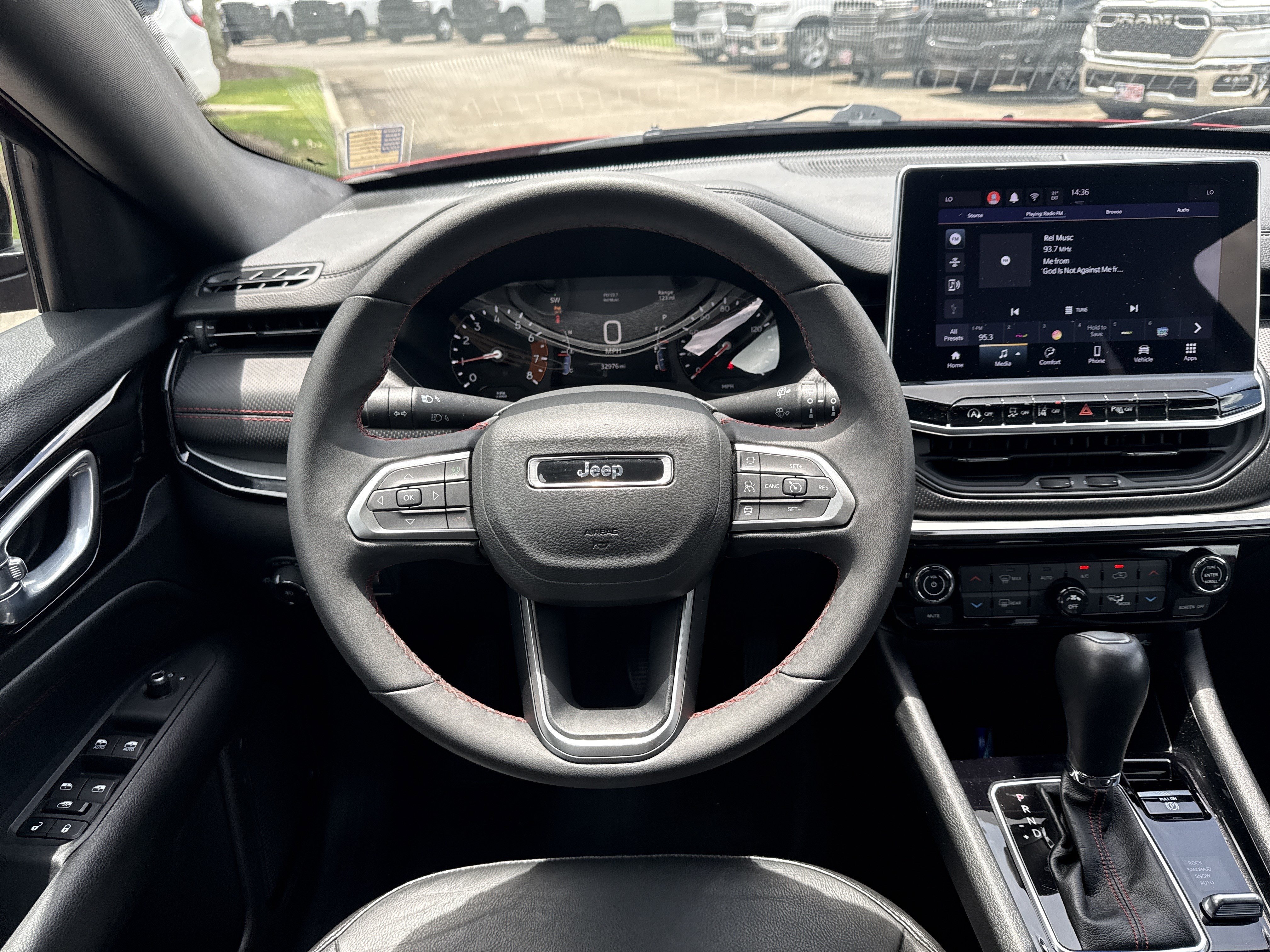 Used 2025 Red Hot Pearlcoat Jeep Trailhawk image 23