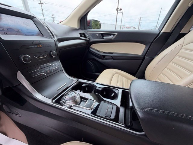 Used 2019 Red Ford SEL image 19