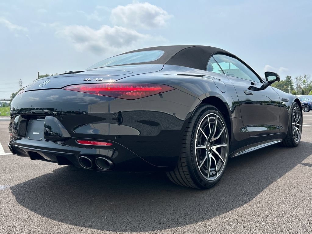 New 2027 Obsidian Black Metallic Mercedes-Benz AMG® SL 43 Roadster image 43