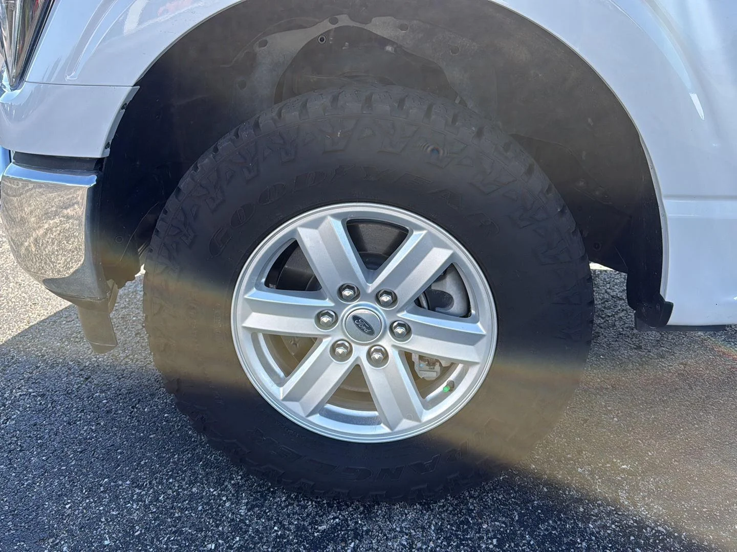 Used 2023 Oxford White Ford XLT image 12