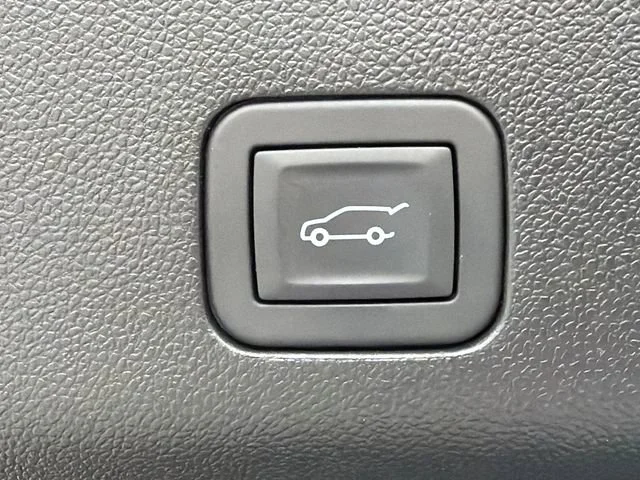 Used 2026 Onyx Black GMC Elevation image 19