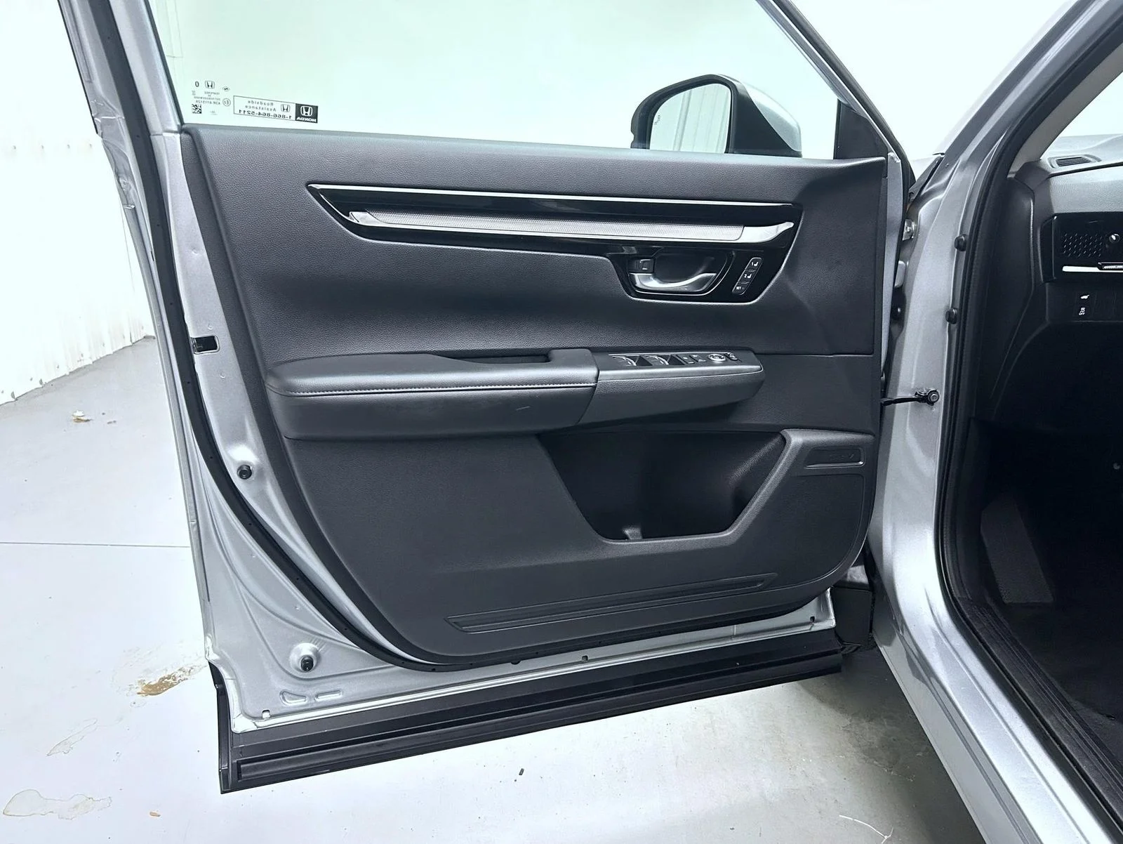 Used 2025 Silver Honda EX-L image 9