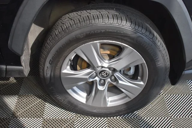Used 2022 Black Toyota XLE image 12