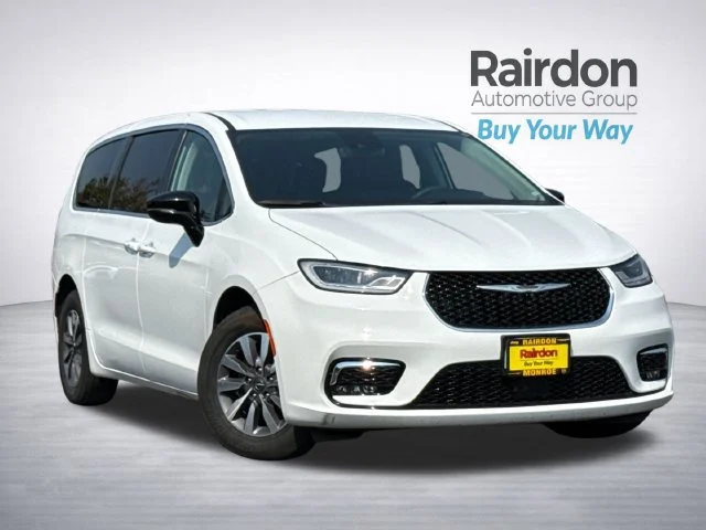 2024 Chrysler Pacifica Hybrid Select