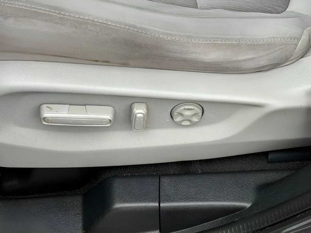 Used 2018 Pewter Honda EX image 16