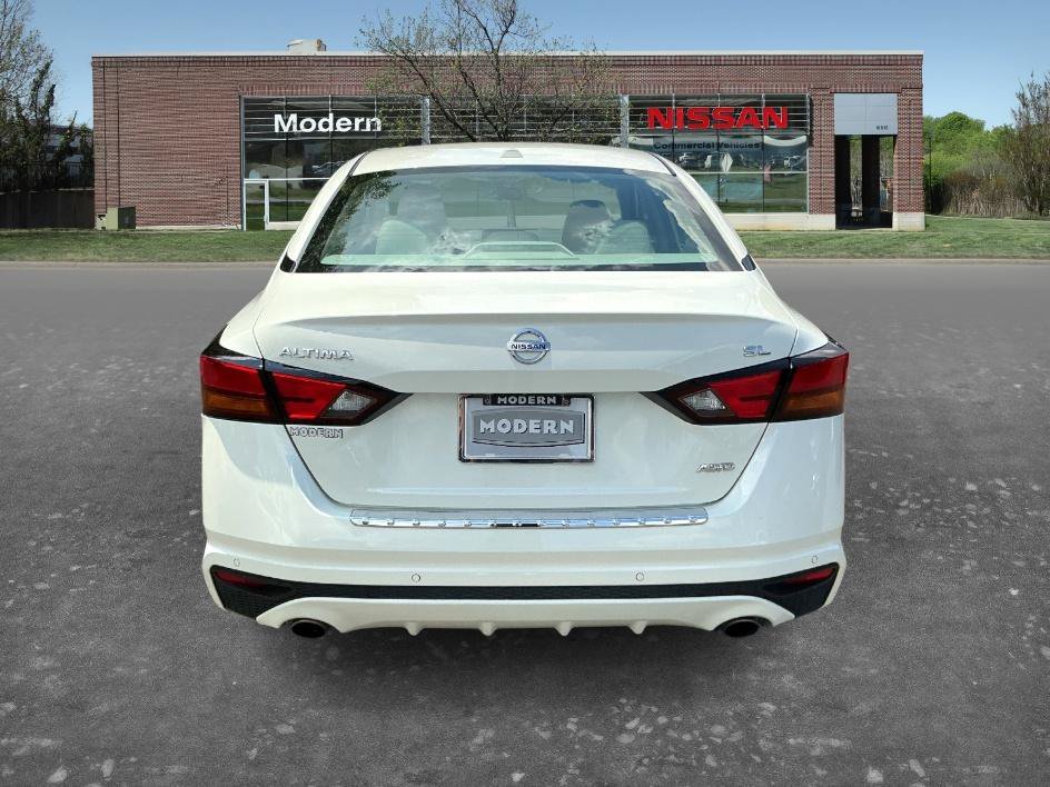 Used 2021 Pearl White Tricoat Nissan 2.5 SL image 3