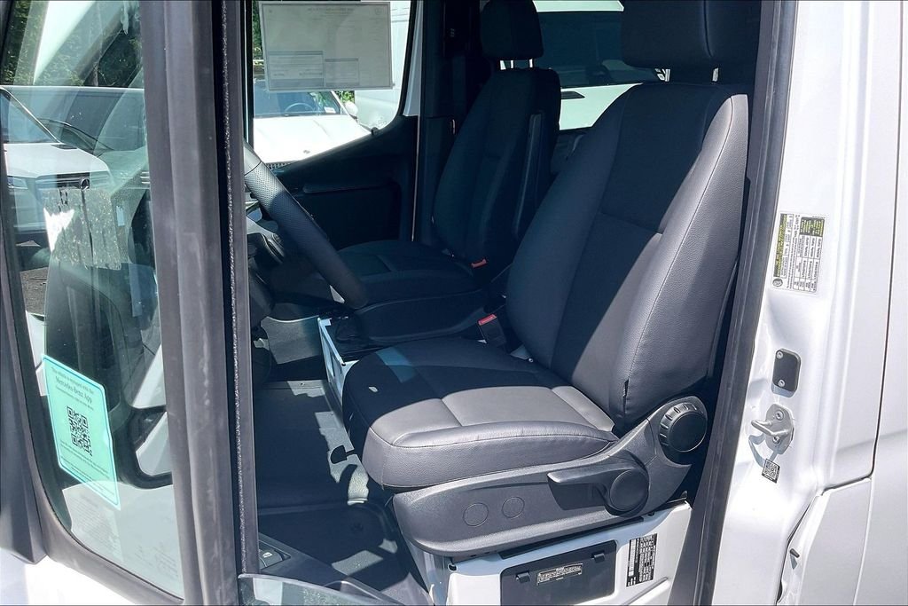 New 2026 Arctic White Mercedes-Benz Crew 170 WB image 8