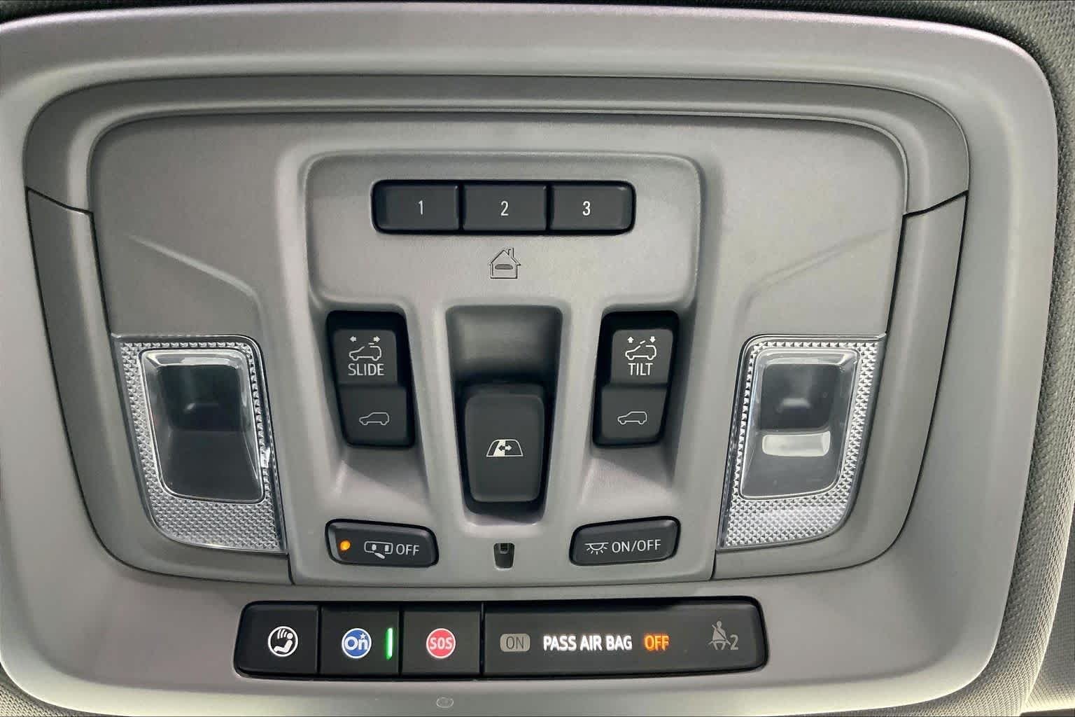 Used 2025 Onyx Black GMC Denali image 32