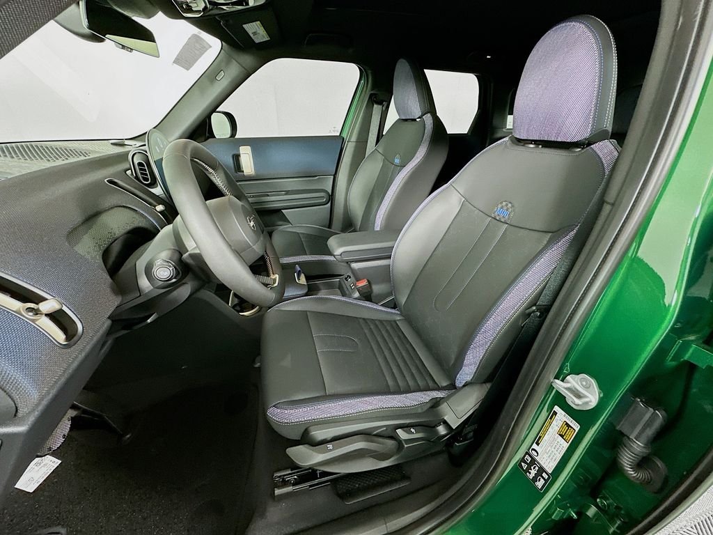 New 2026 Green MINI Signature Plus image 16