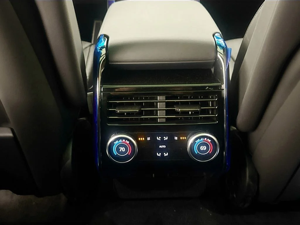 New 2026 Fuji White Land Rover Dynamic SE image 19