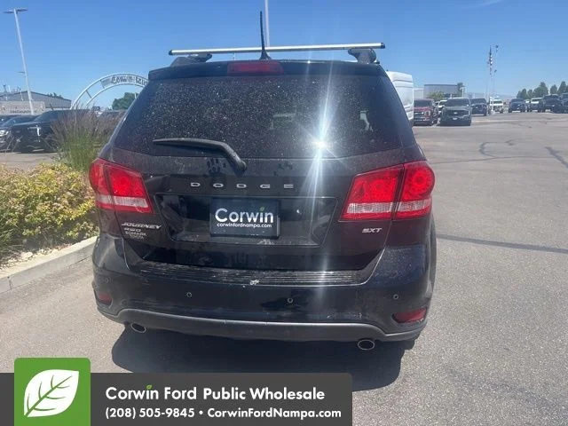 Used 2015 Black Dodge SXT image 10