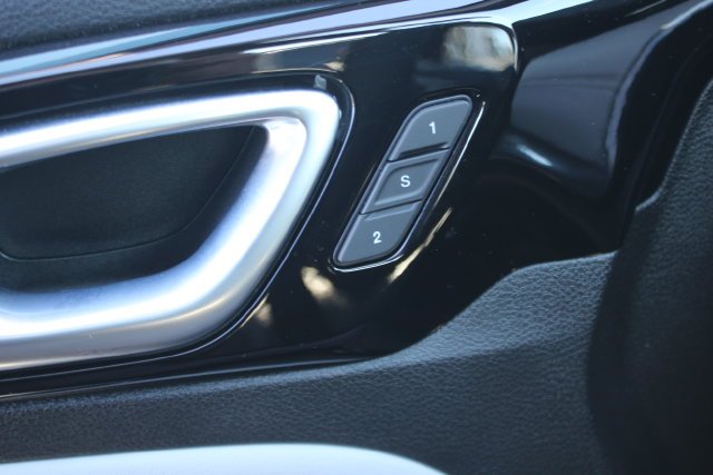 Used 2023 Silver Jeep Limited image 20