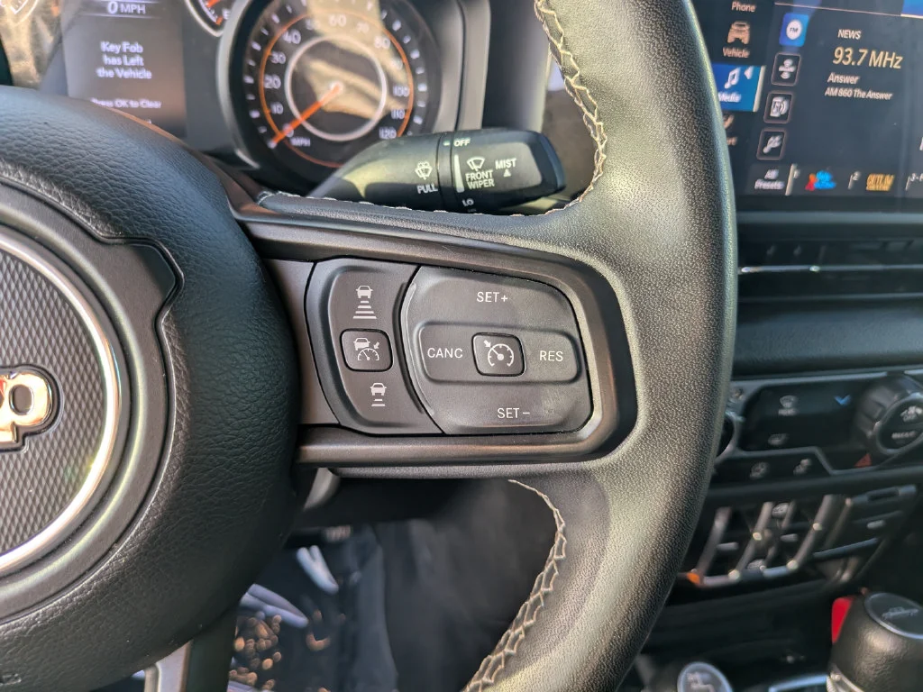 Used 2025 White Jeep Sport S image 26