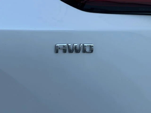 Certified Used 2024 Iridescent Pearl Tricoat Chevrolet LT image 11