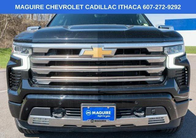 Used 2022 Black Chevrolet High Country image 3
