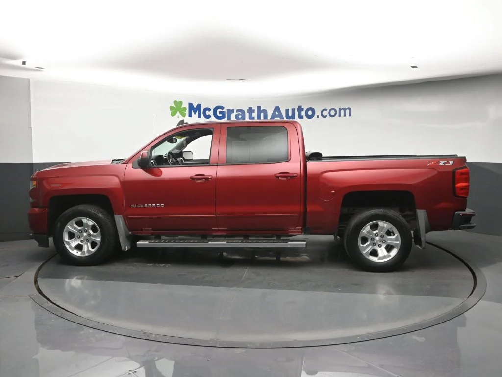 Used 2018 Red Chevrolet LT image 23