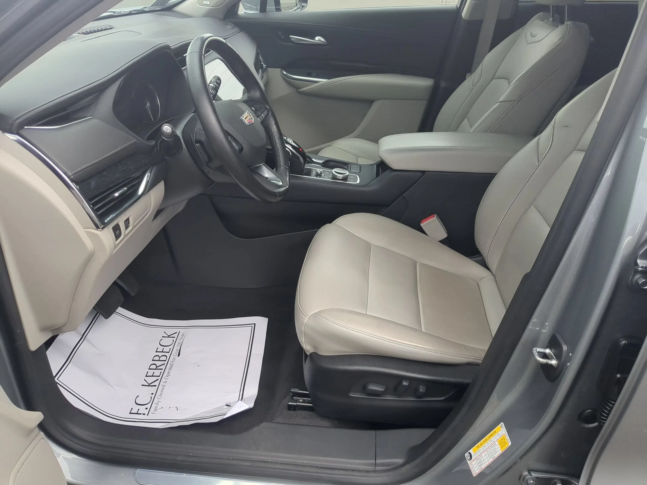 2023 Cadillac XT4 Premium Luxury - Photo 18