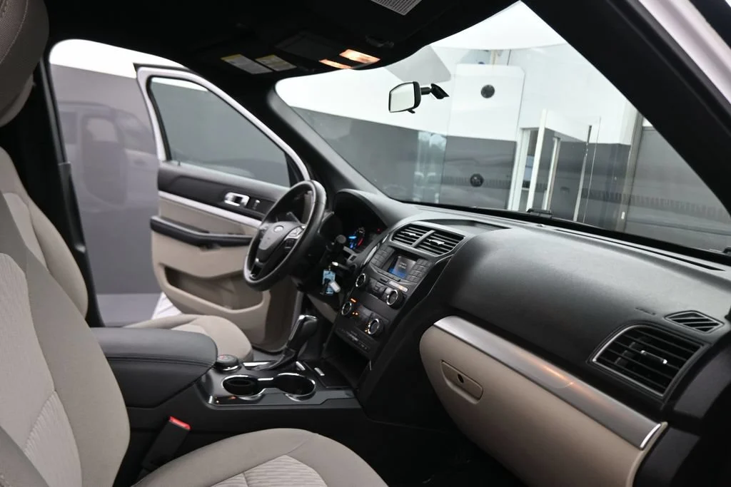 Used 2018 White Ford Base image 45