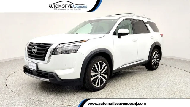 2025 Nissan Pathfinder Platinum 4WD