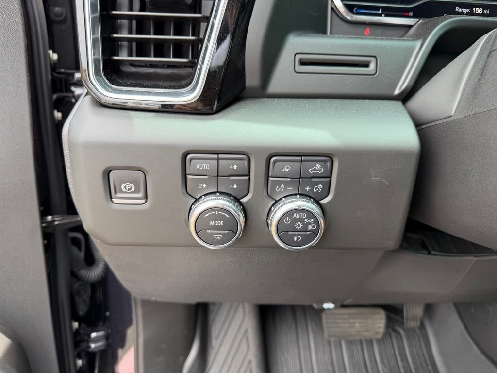 Used 2025 Silver GMC Denali image 22