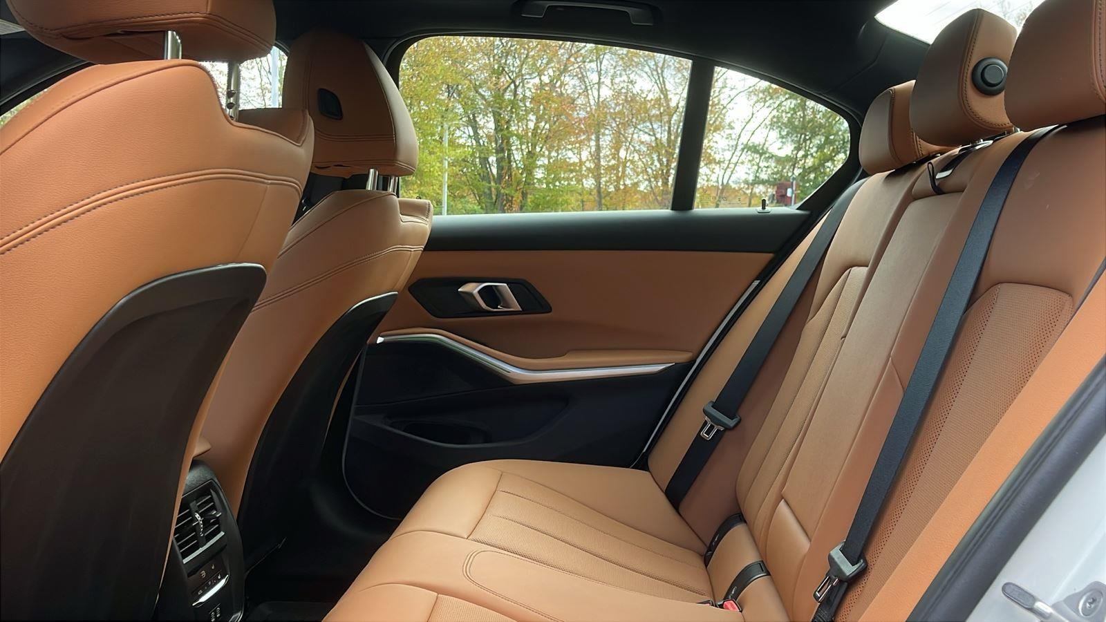 2025 BMW 3 Series 330i - Photo 22