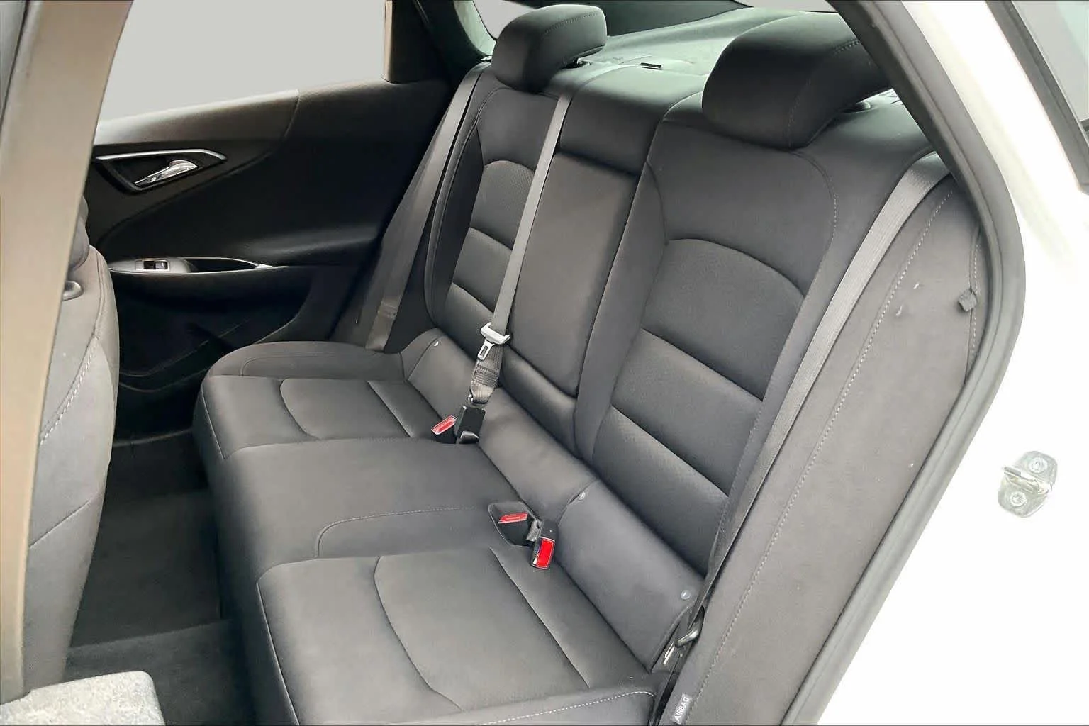 Used 2024 Summit White Chevrolet LT image 19