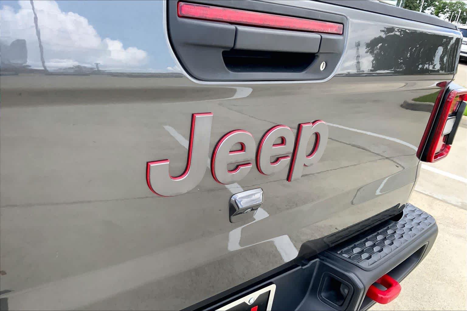 Used 2021 Granite Crystal Metallic Clearcoat Jeep Rubicon image 30