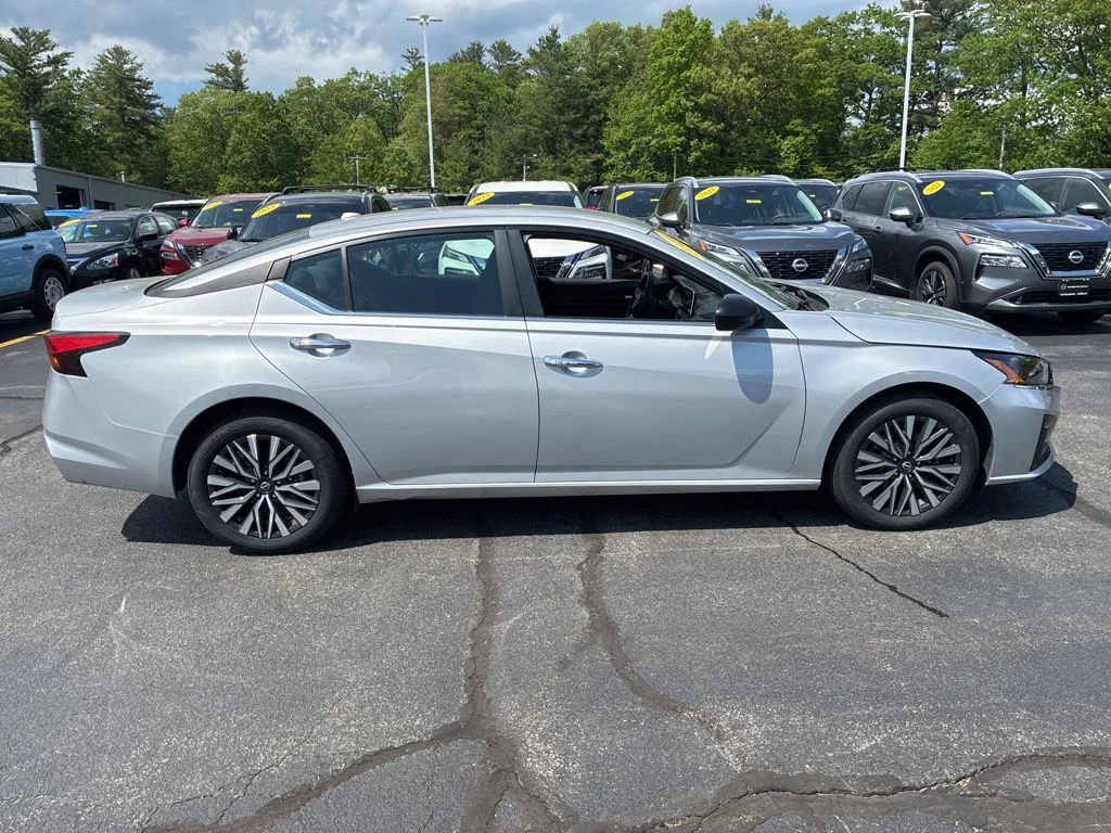 Certified Used 2024 Silver Nissan 2.5 SV image 8