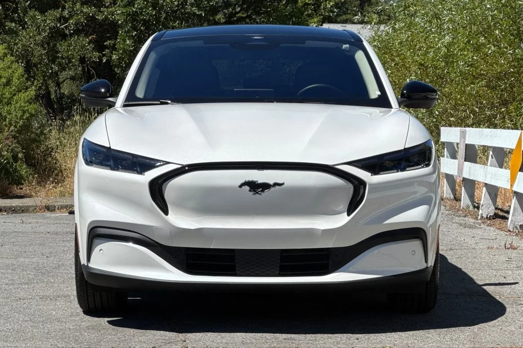 New 2026 White Metallic Ford Premium image 9